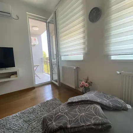 Apartment 212